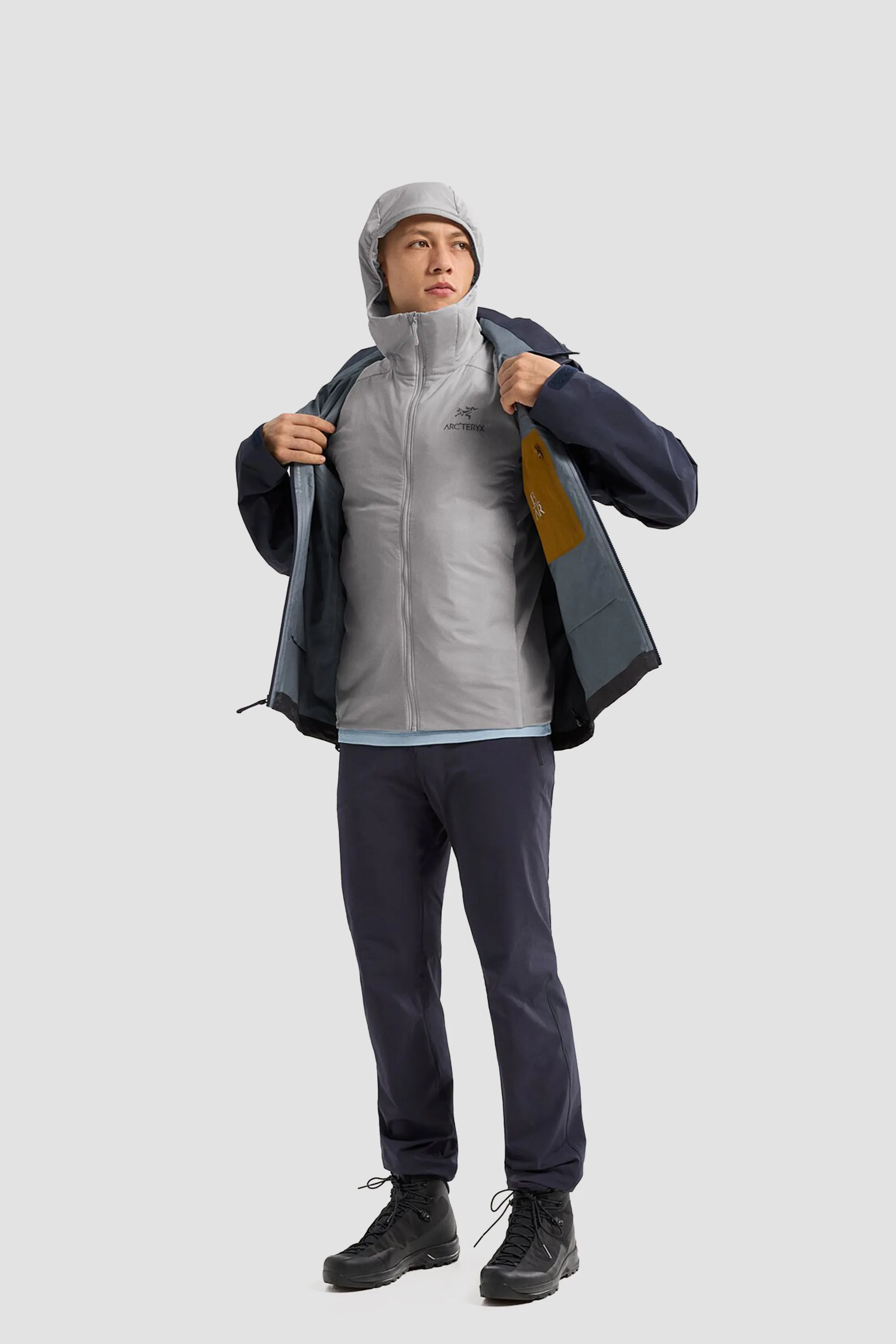 Arc'teryx Men's Atom Hoody in Solitude