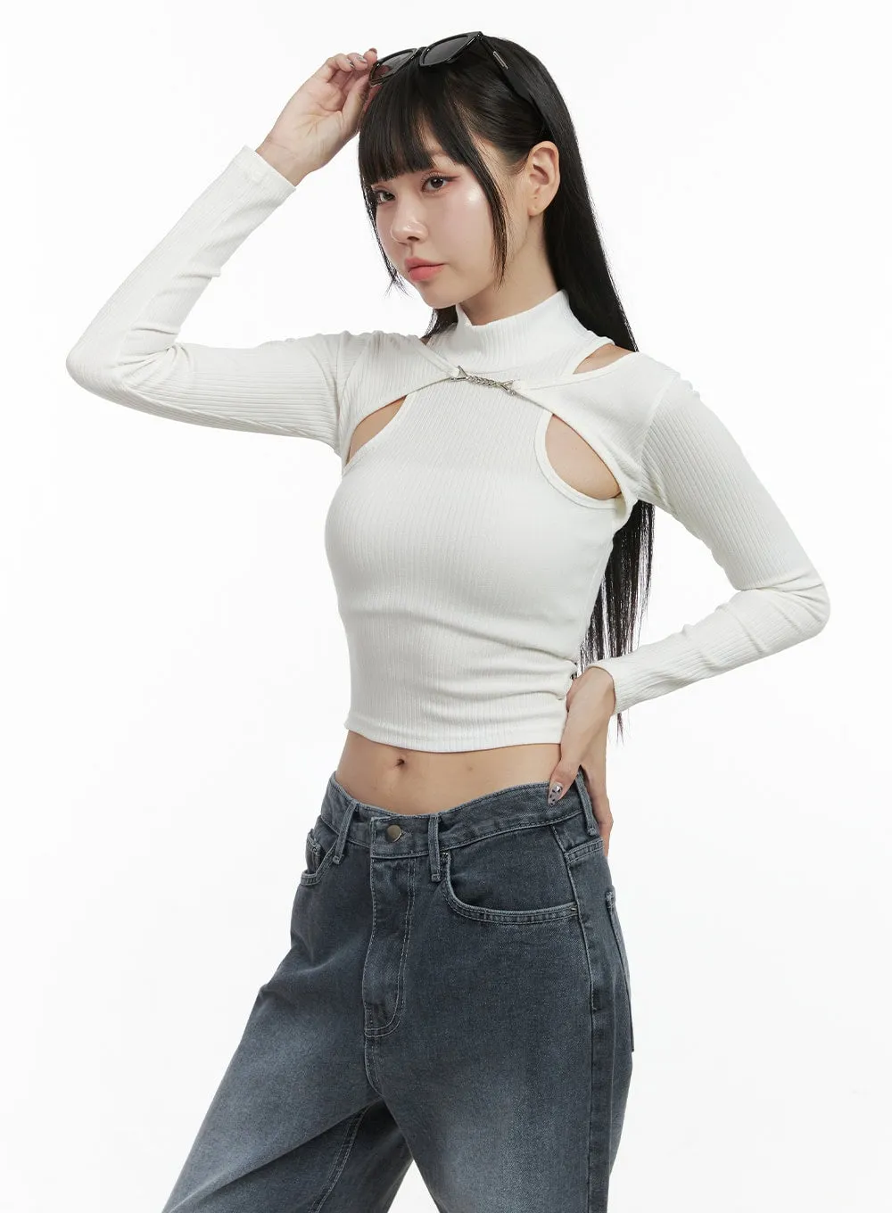 Chain Cut-Out Turtleneck Cropped Top OO401