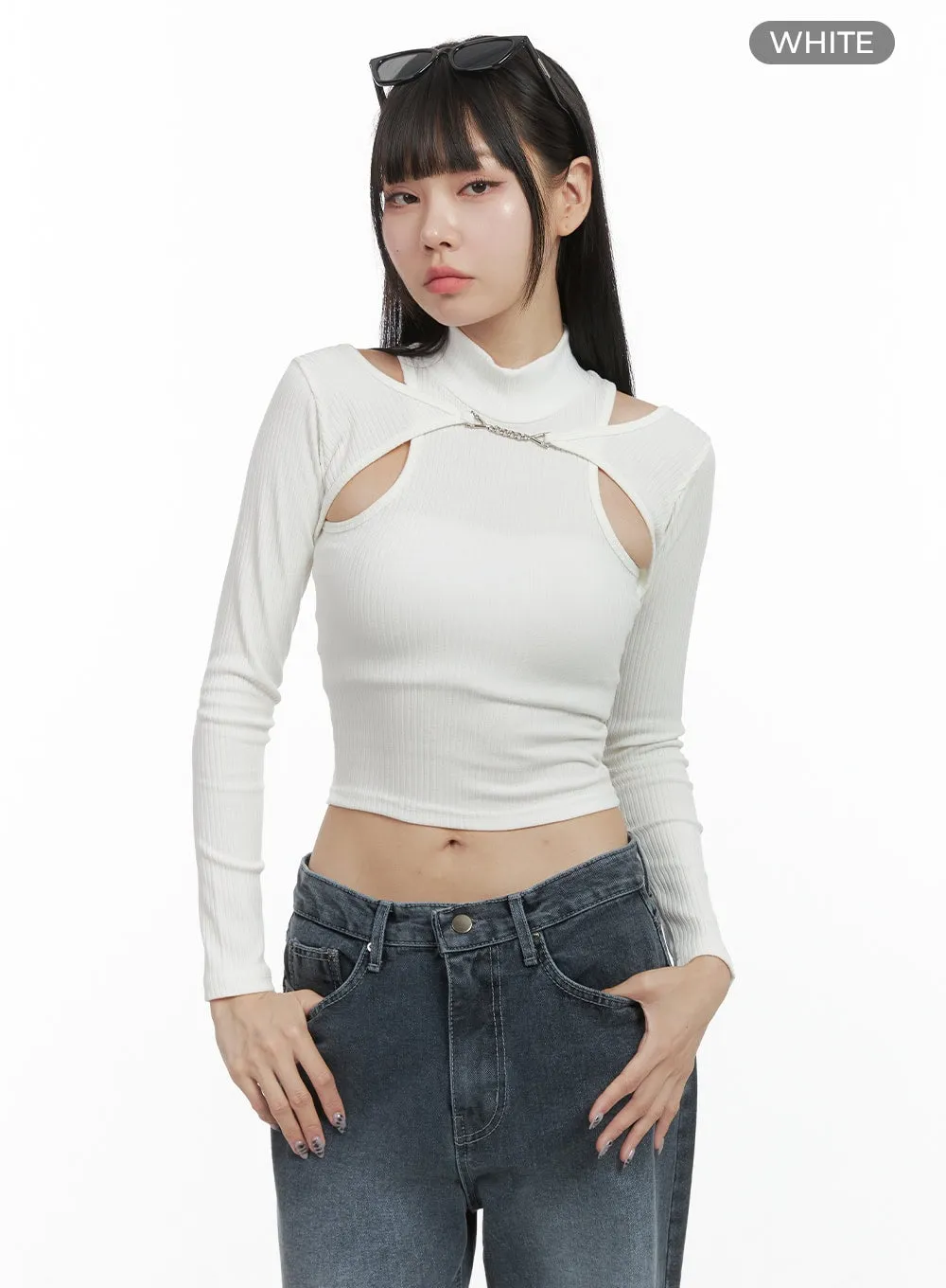 Chain Cut-Out Turtleneck Cropped Top OO401