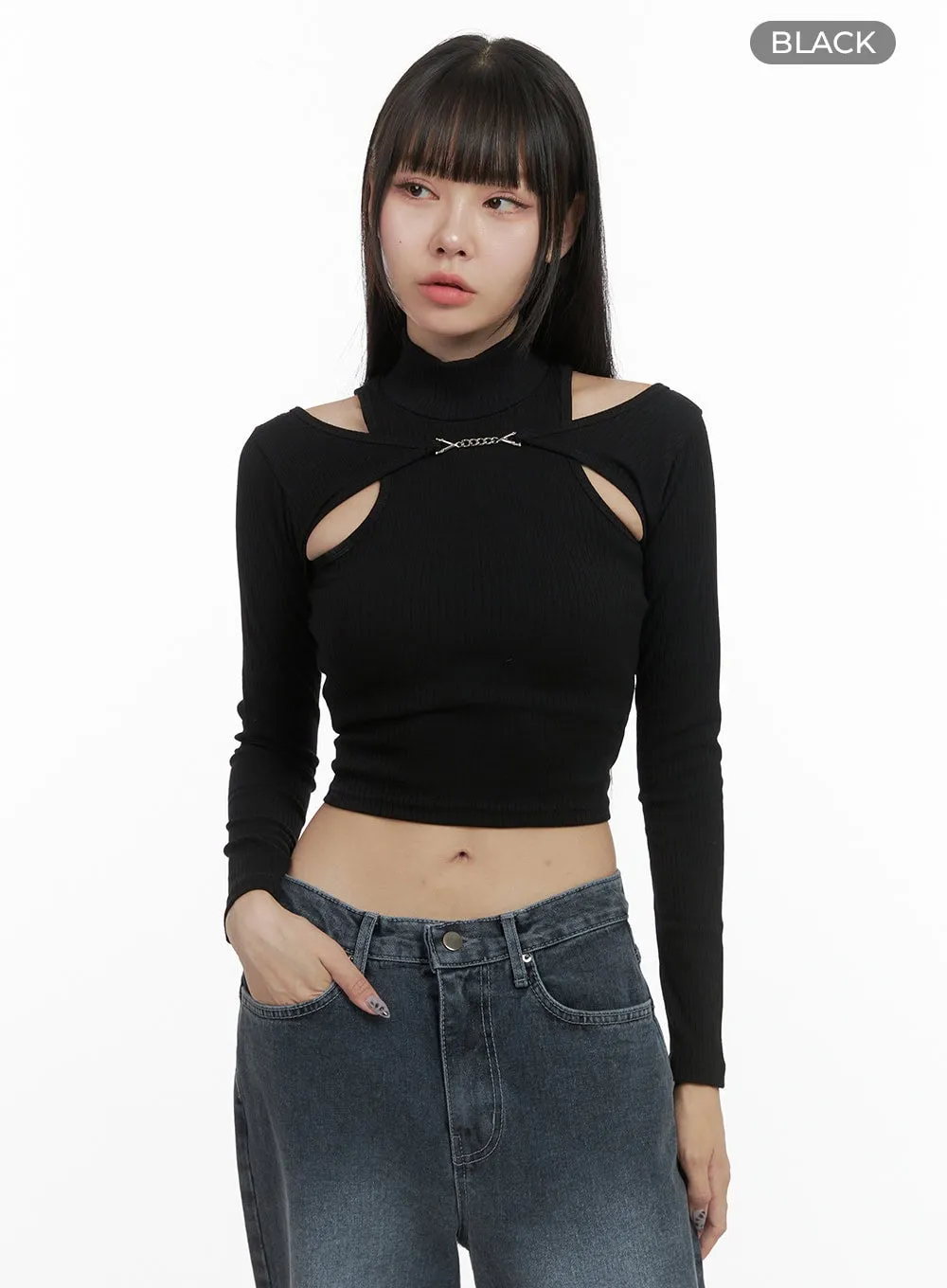 Chain Cut-Out Turtleneck Cropped Top OO401