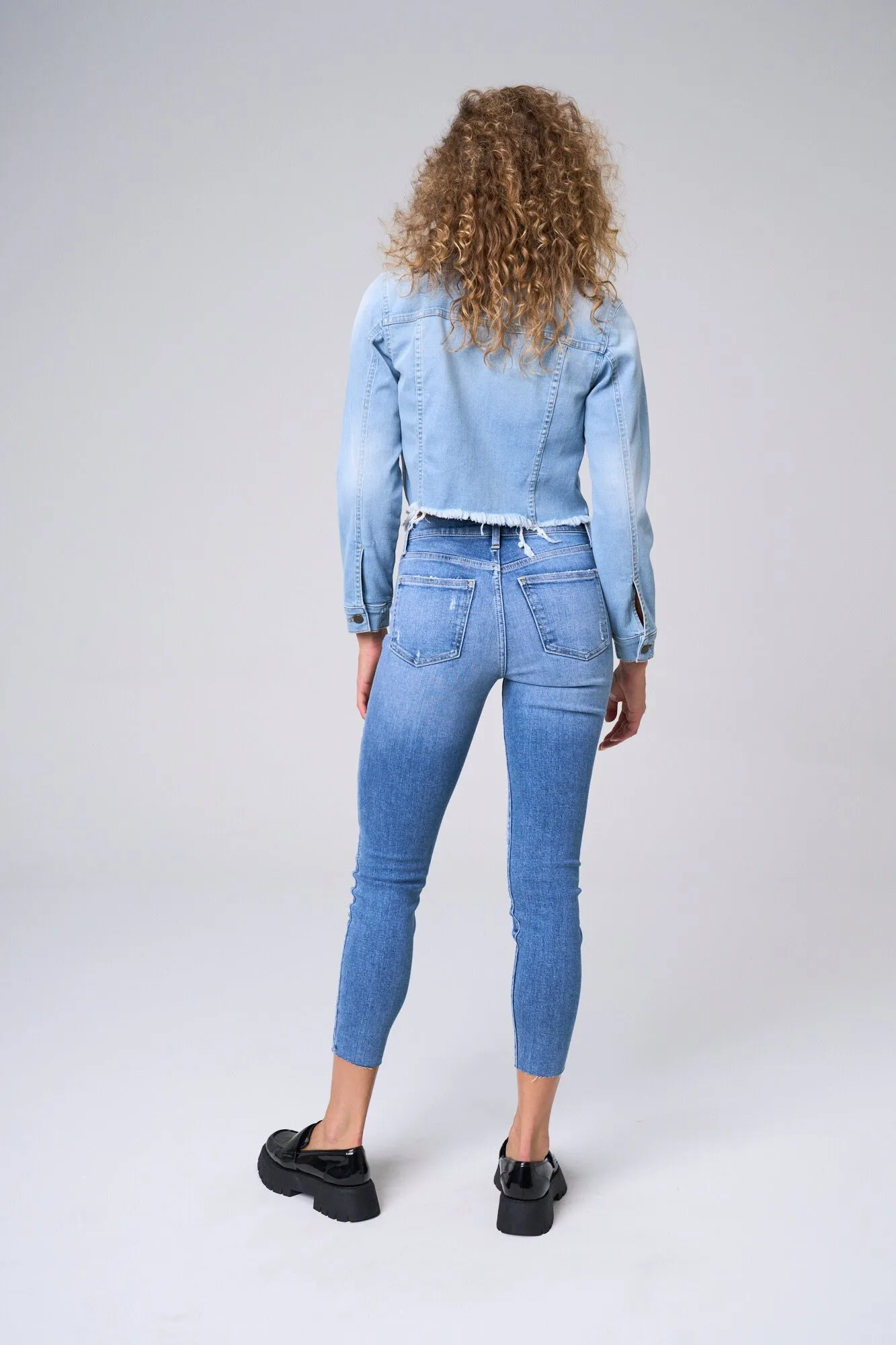 CROPPED STRETCH DENIM JACKET WITH DISTRESSED HEM  / SP-J4216ML