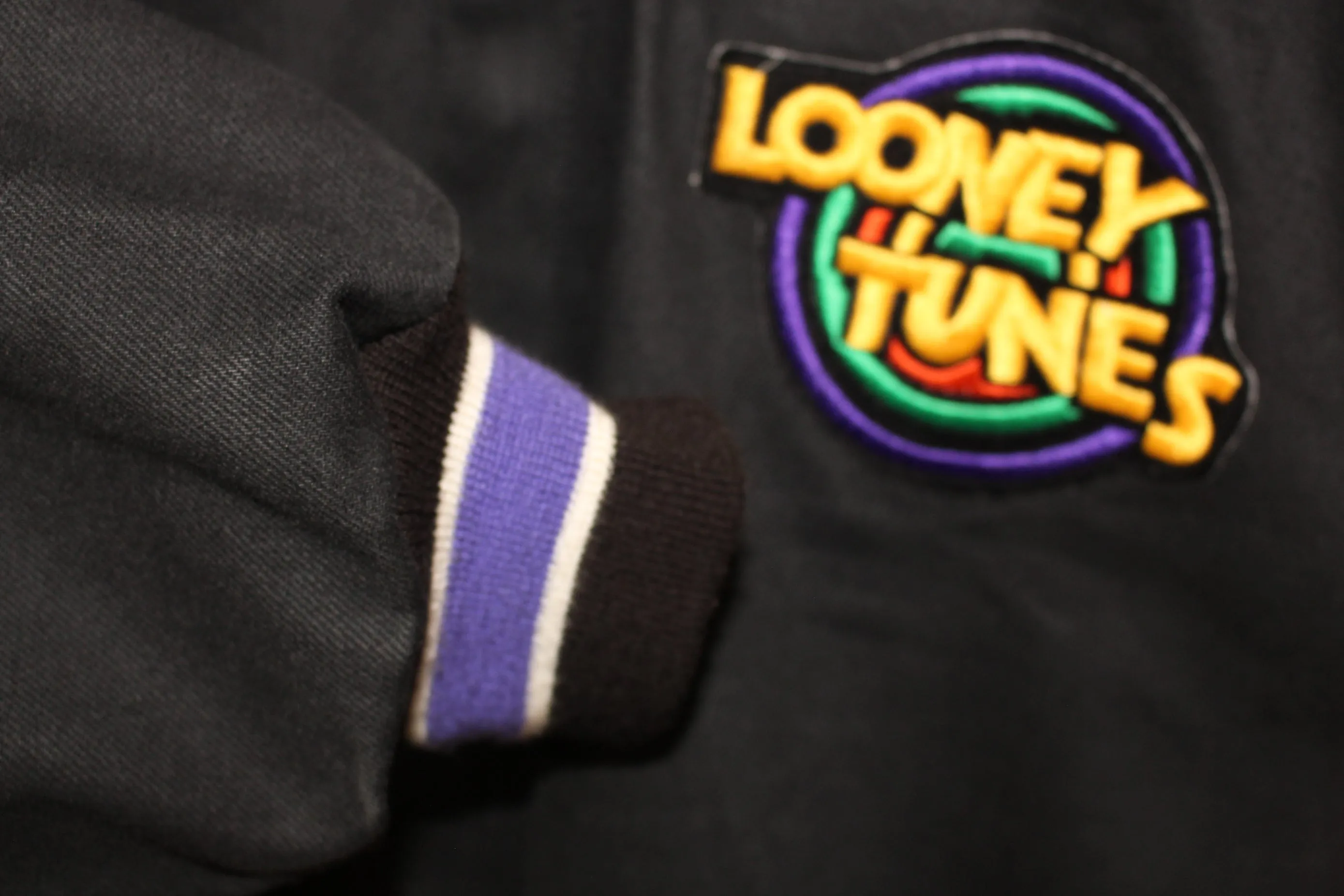 Looney Tunes Leather Jeff Hamilton (L)