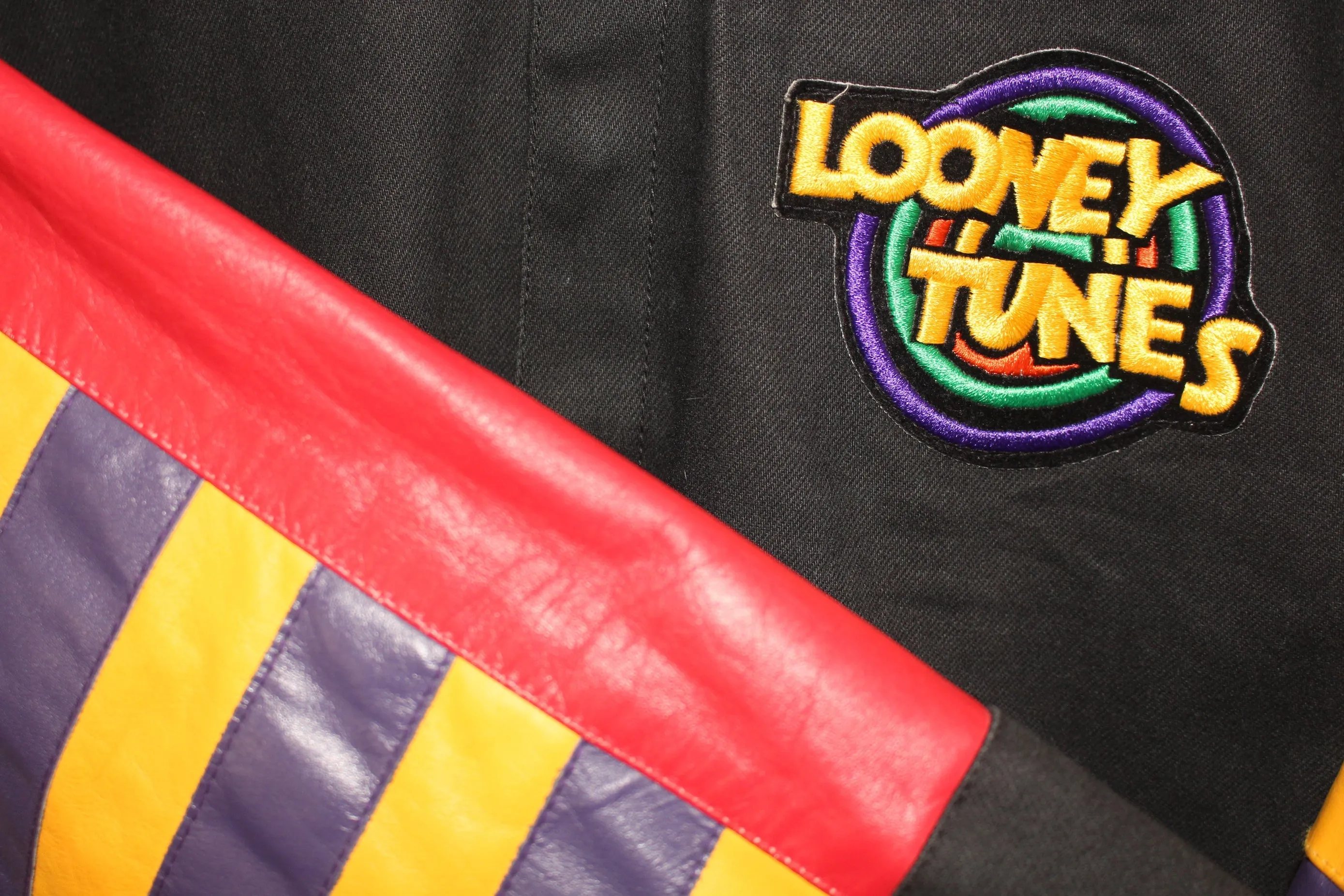 Looney Tunes Leather Jeff Hamilton (L)