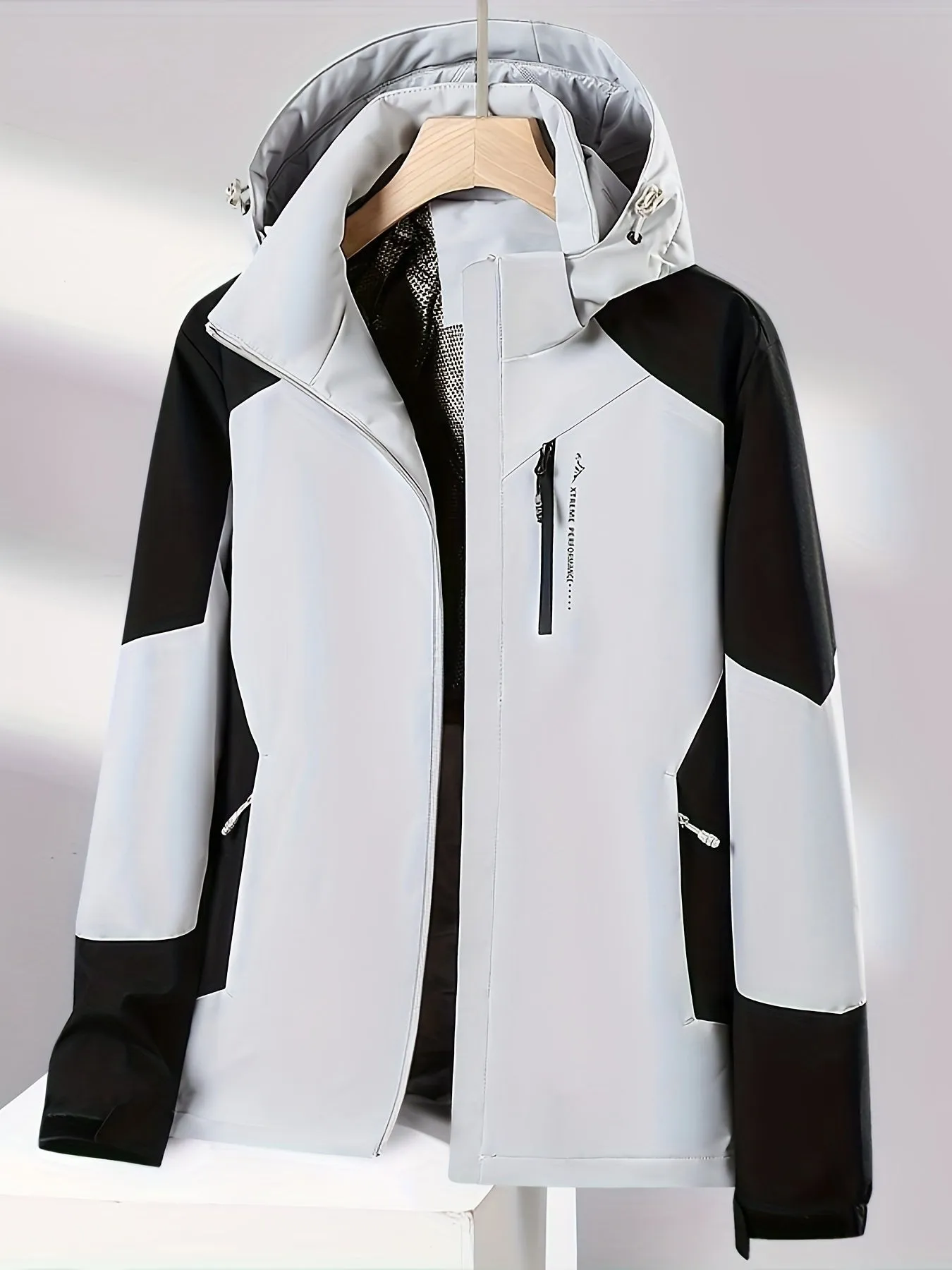 Stylish Women's Winter Jacket - Ultra-Lightweight, Warm, Waterproof, and Windproof - Contrast Color Sports Fashion Coat with Breathable Membrane and Adjustable Cuffs