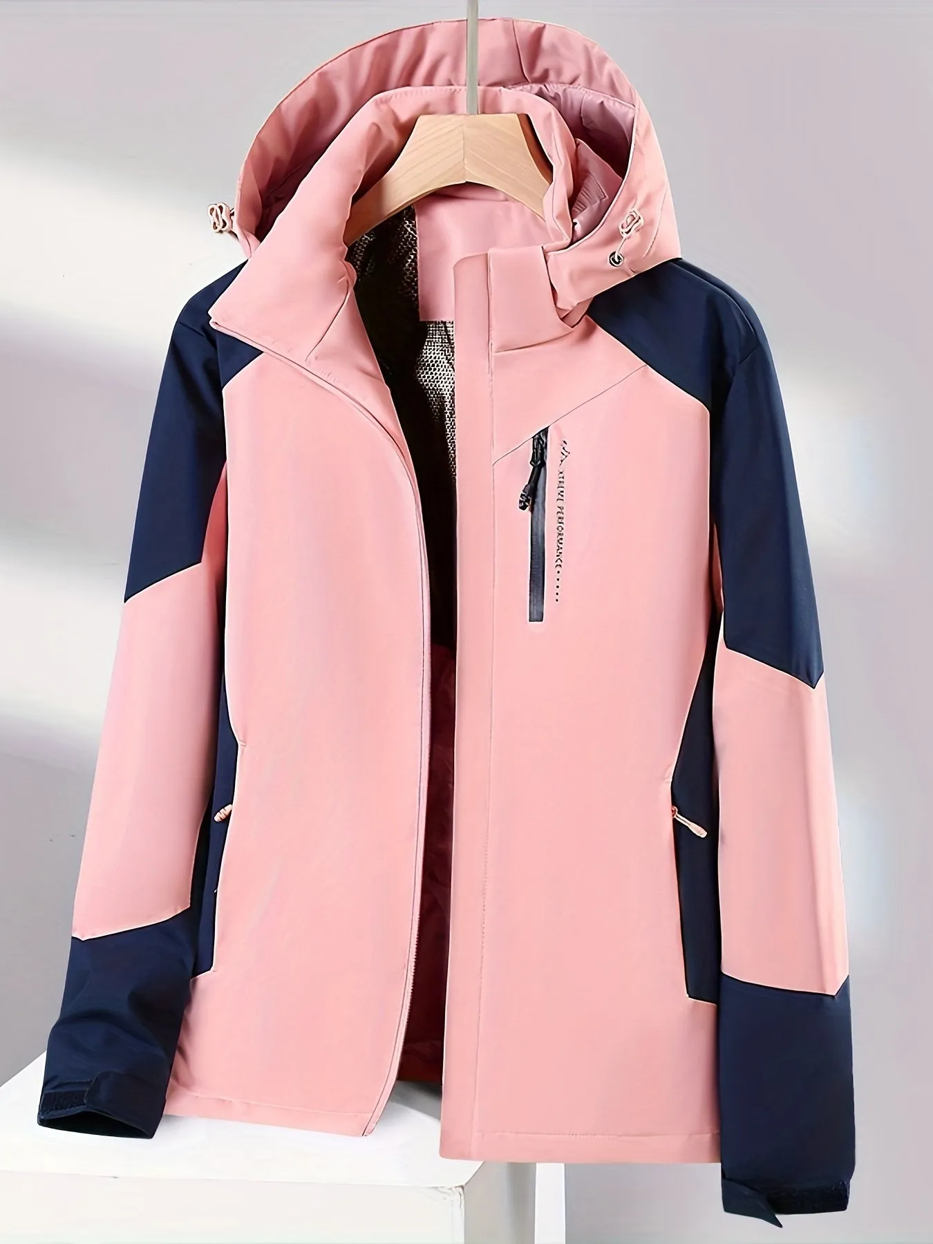 Stylish Women's Winter Jacket - Ultra-Lightweight, Warm, Waterproof, and Windproof - Contrast Color Sports Fashion Coat with Breathable Membrane and Adjustable Cuffs