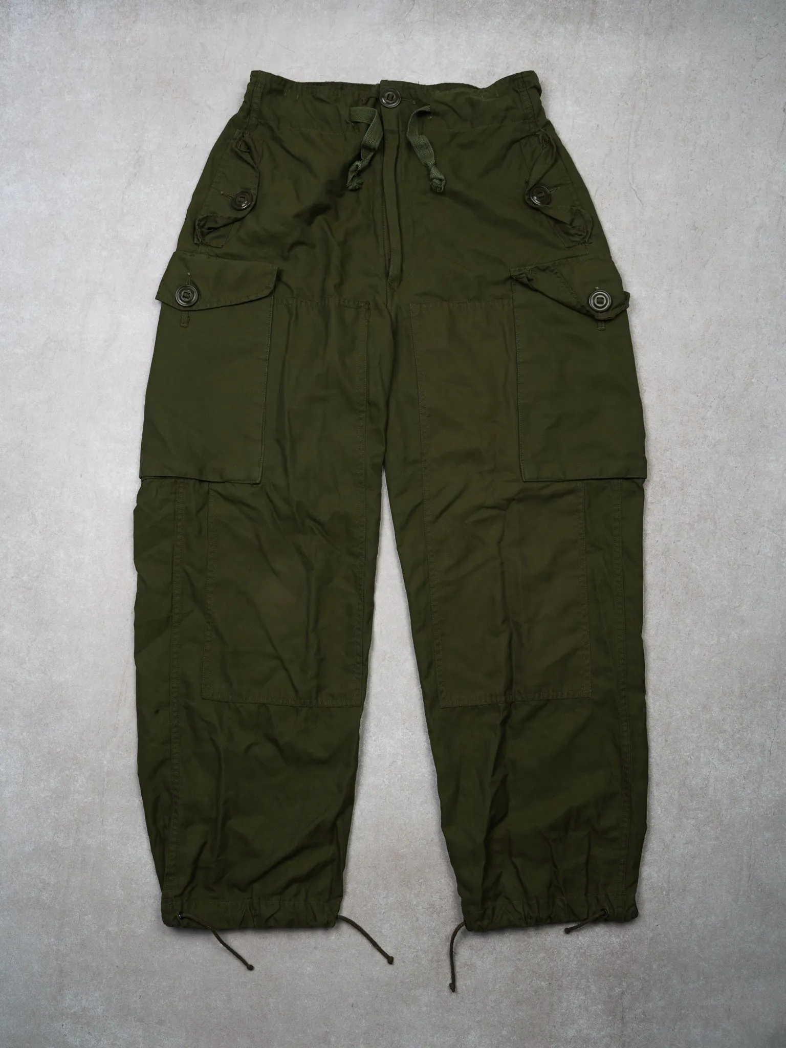 Vintage '84 Adjustable Green Army Windproof Parachute Pants (26-33 x 29)