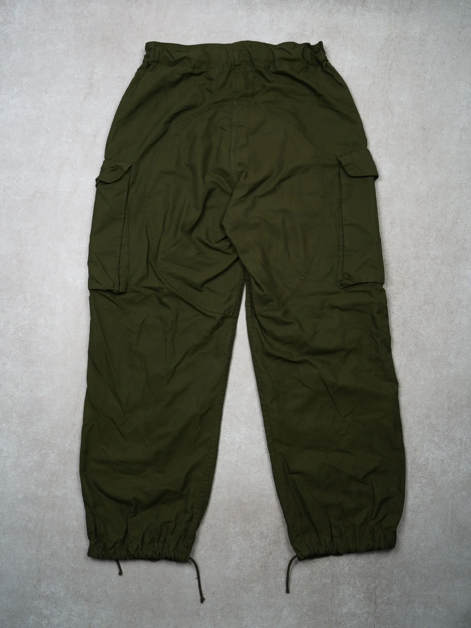 Vintage '84 Adjustable Green Army Windproof Parachute Pants (26-33 x 29)